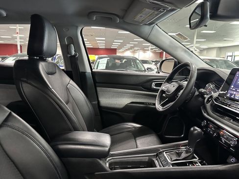 Used 2022 Jeep Compass Latitude image 29