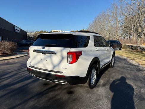Used 2022 Ford Explorer XLT w/ Equipment Group 202A image 27