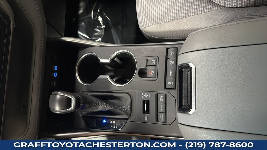 Used 2022 Toyota Highlander LE AWD/4WD image 20