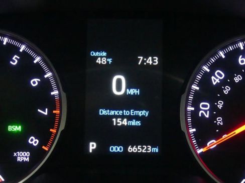 Used 2019 Toyota RAV4 XLE Premium image 33