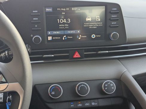 New 2025 Hyundai Elantra SE image 22