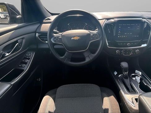 Used 2023 Chevrolet Traverse LT AWD/4WD image 5
