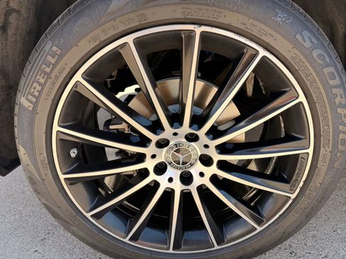 Used 2019 Mercedes-Benz GLC 300 4MATIC image 48
