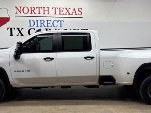 Used 2025 Chevrolet Silverado 3500 W/T image 11