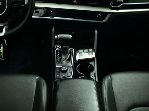 Certified 2024 Kia Sportage EX image 5