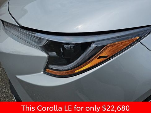 Used 2025 Toyota Corolla LE FWD image 13