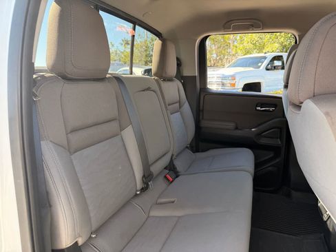 Used 2022 Nissan Frontier SV w/ Technology Package AWD/4WD image 11