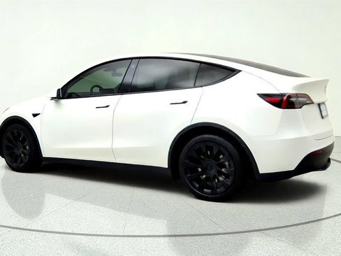 Used 2021 Tesla Model Y Long Range AWD/4WD image 7