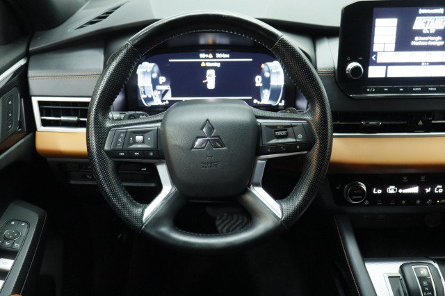 Used 2024 Mitsubishi Outlander SEL FWD image 25
