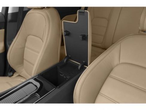 Used 2020 Jaguar F-PACE R-Sport image 15