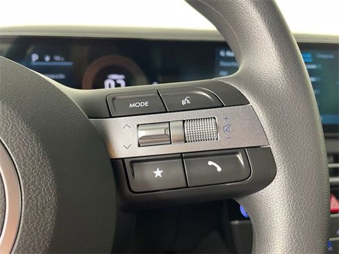 New 2025 Hyundai Santa Cruz SE image 9