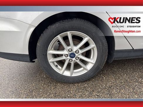 Used 2015 Ford Focus SE image 11