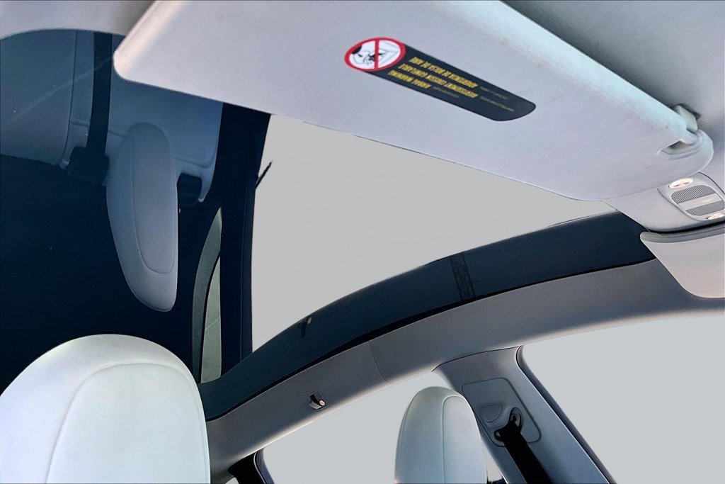 Used 2023 Tesla Model Y 2WD image 25