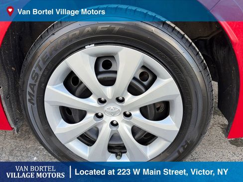 Used 2021 Toyota Corolla LE image 27
