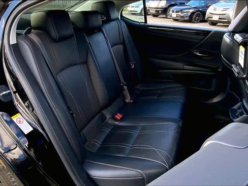 Used 2019 Lexus ES 350 w/ Luxury Package image 19