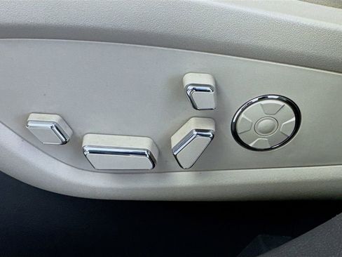 Used 2020 Lincoln Nautilus Reserve w/ Equipment Group 201A image 19