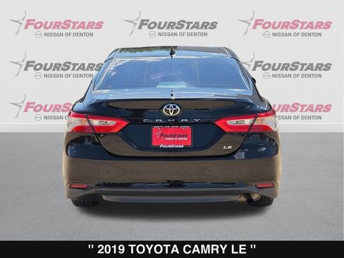 Used 2019 Toyota Camry LE FWD image 5