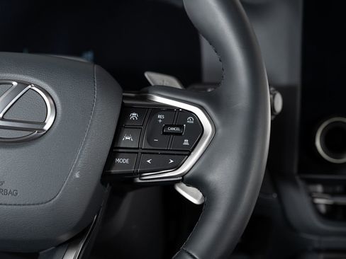 Used 2025 Lexus GX 550 image 34