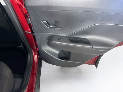 Used 2025 Hyundai Kona SEL image 29