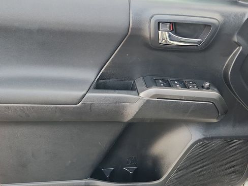 Used 2020 Toyota Tacoma TRD Off-Road image 22