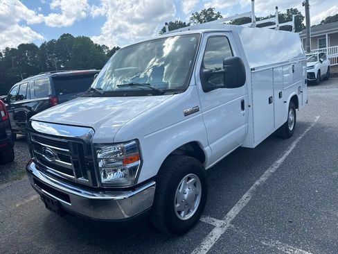 Used 2021 Ford E-350 and Econoline 350 Super Duty w/ Power Windows & Locks Group RWD image 1