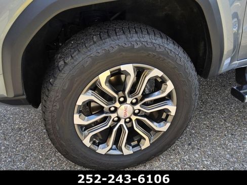 Used 2026 GMC Canyon Denali AWD/4WD image 8