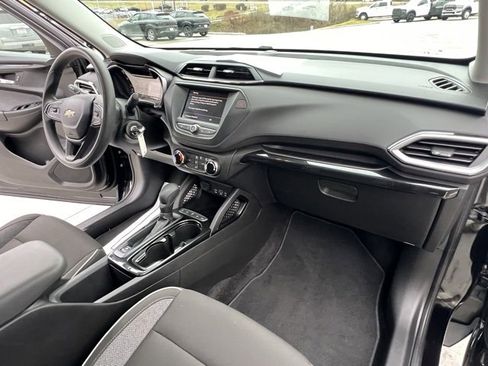 Used 2021 Chevrolet TrailBlazer LS image 30