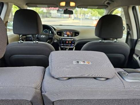Used 2017 Hyundai Ioniq SEL FWD image 38