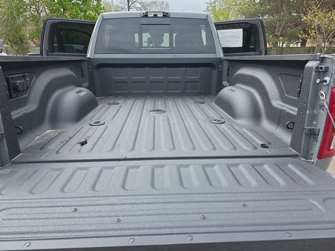 New 2026 RAM 2500 Laramie AWD/4WD image 12