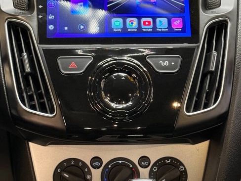 Used 2014 Ford Focus SE w/ Equipment Group 201A image 15