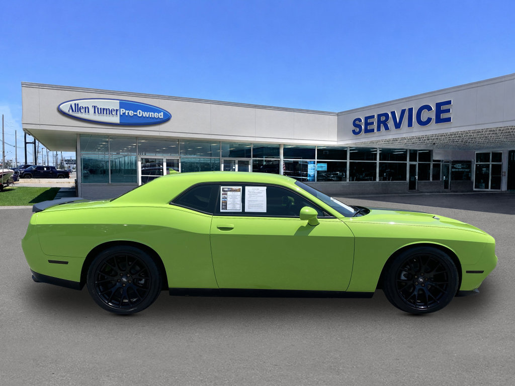 Used 2023 Dodge Challenger SXT w/ Blacktop Package RWD image 9