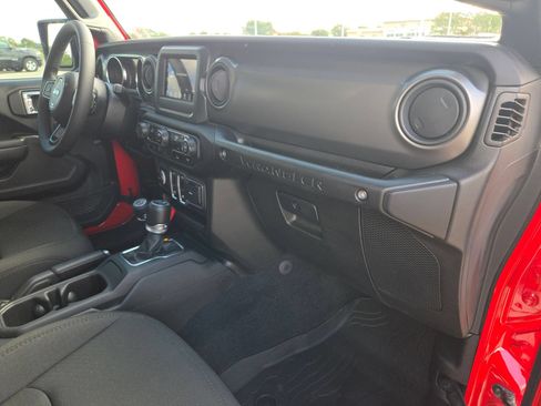 Used 2023 Jeep Wrangler Sport AWD/4WD image 24