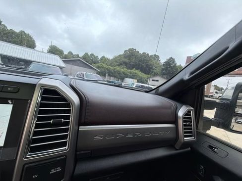 Used 2017 Ford F250 Platinum w/ Platinum Ultimate Package AWD/4WD image 46