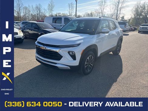 Used 2025 Chevrolet TrailBlazer LT image 1