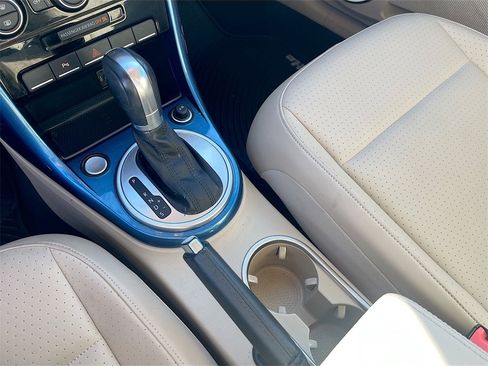 Used 2019 Volkswagen Beetle 2.0T SE w/ SE Premium Package image 17