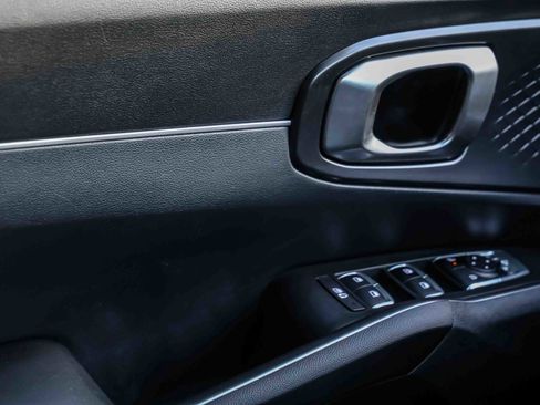Certified 2024 Kia Sorento LX FWD image 15