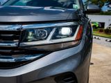 Used 2021 Volkswagen Atlas SE w/ Towing Package image 4