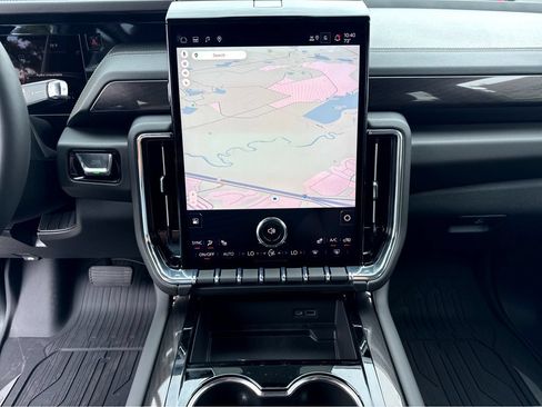 New 2026 GMC Yukon XL Elevation w/ LPO, Get Active Package AWD/4WD image 13