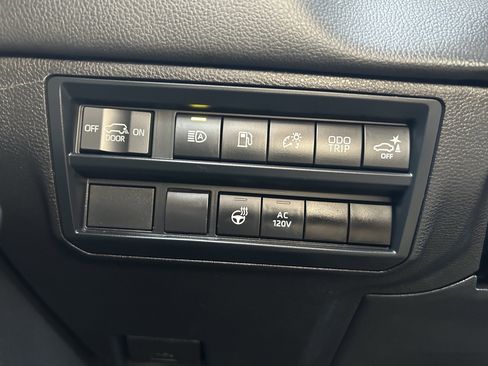 Used 2024 Toyota Sequoia Limited image 19