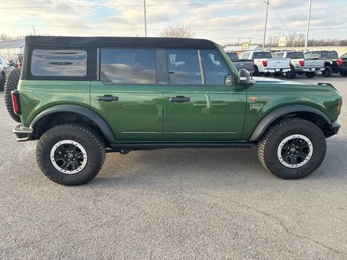 Used 2023 Ford Bronco Badlands w/ Sasquatch Package image 6