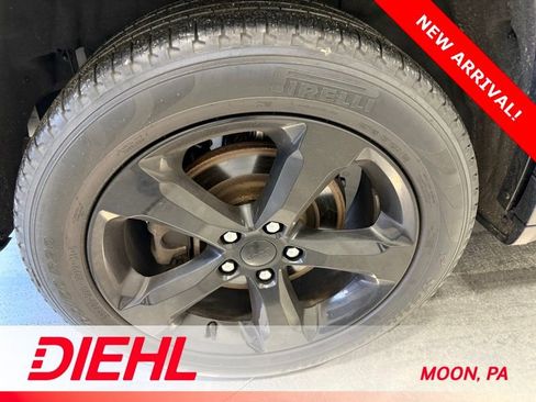 Used 2023 Jeep Grand Cherokee L Limited w/ Black Appearance Package image 8