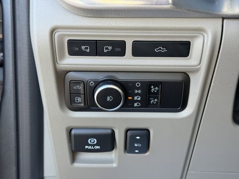 Certified 2024 Ford F150 Platinum w/ Equipment Group 703A Plus image 25