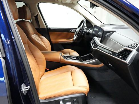Used 2024 BMW X7 xDrive40i w/ Parking Assistance Package AWD/4WD image 7