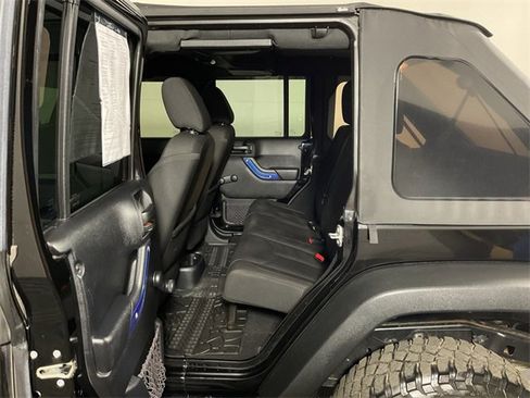 Used 2016 Jeep Wrangler Unlimited Sport image 27