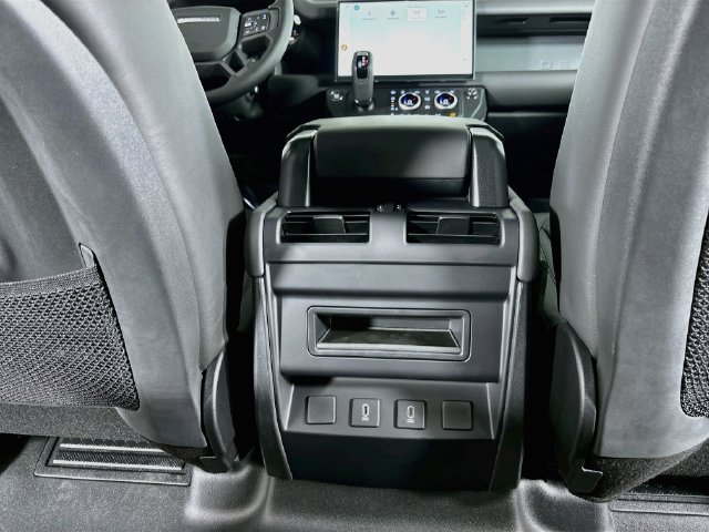 New 2026 Land Rover Defender 110 X-Dynamic SE AWD/4WD image 24