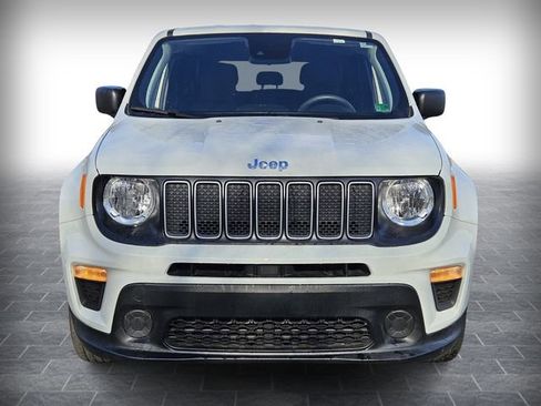 Used 2023 Jeep Renegade Latitude image 2
