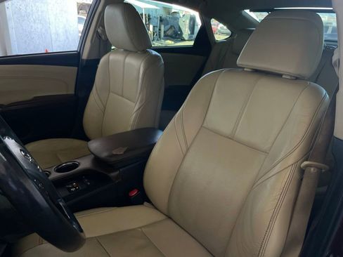 Used 2016 Toyota Avalon Limited image 16