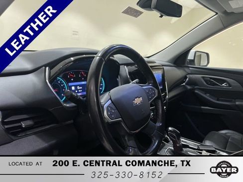 Used 2021 Chevrolet Traverse LT w/ LT Premium Package image 9