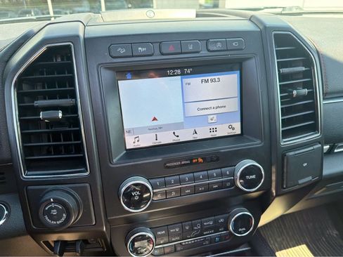 Used 2019 Ford Expedition Limited w/ Equipment Group 303A AWD/4WD image 3