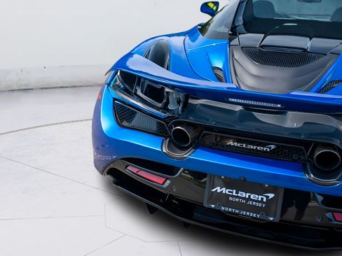 Used 2022 McLaren 720S Spider RWD image 32